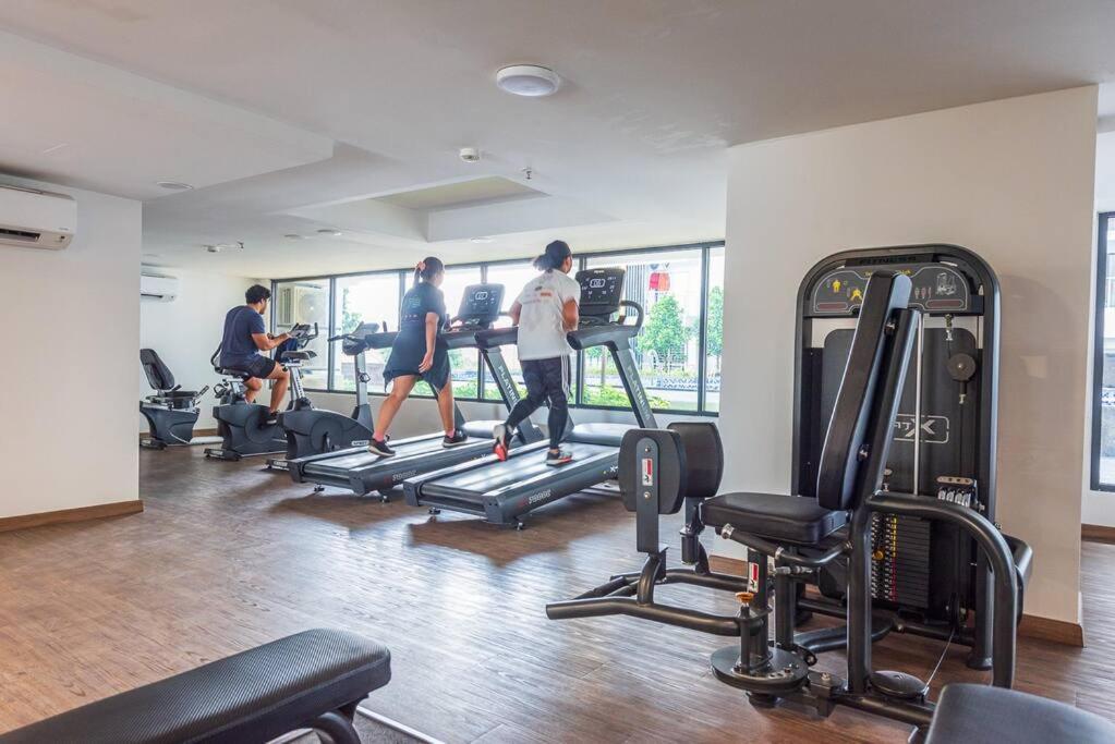 Near Subang Airport Dk Impian 1-2pax Pangsapuri
